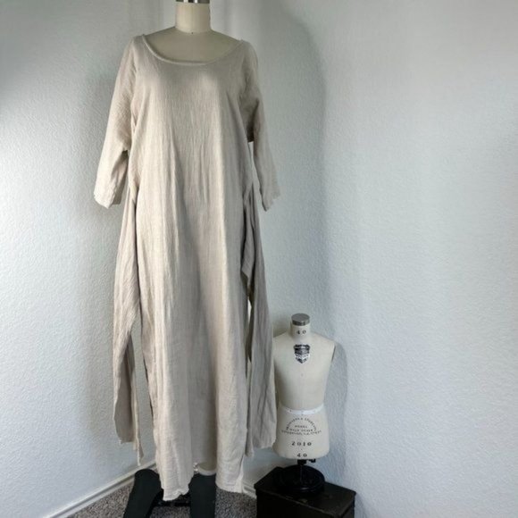 Miranda Bennett Knot Midi Dress - Picture 2 of 7